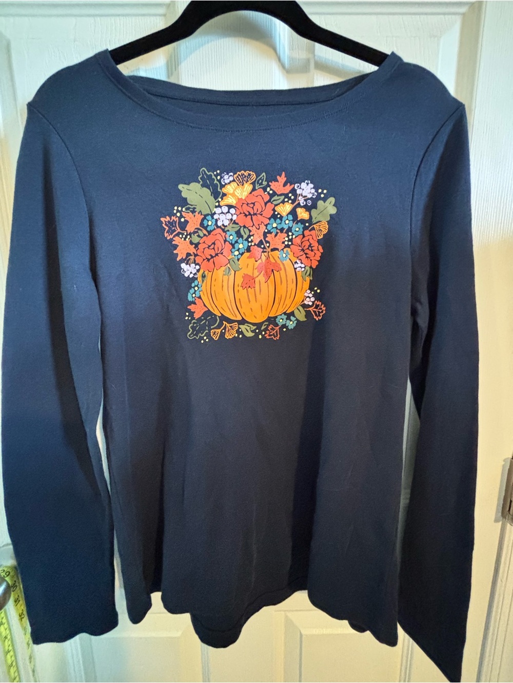 😍🎃Croft & Barrow Navy Long-Sleeve Top with Pumpkin Floral SZ Small